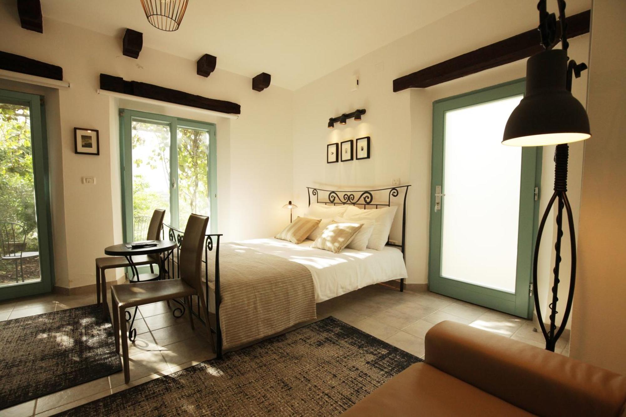 Boutique Hotel Dvor Dobrovo Exterior photo